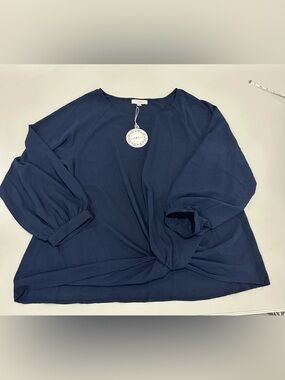 Umgee Navy Twist-Hem 3/4 Sleeve Blouse